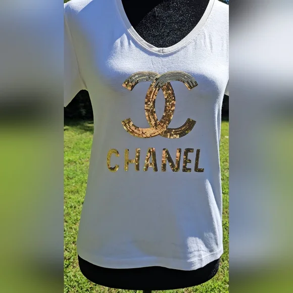 Chanel White and Gold Graphic Sequin T-Shirt - Picture 3 of 5